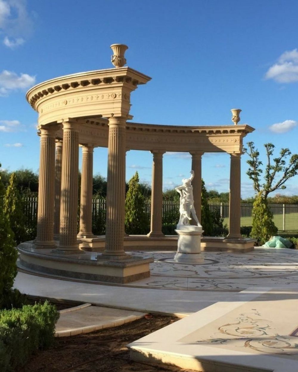 Garden & Outdoor Living in Makrana marble by Everstone — 25