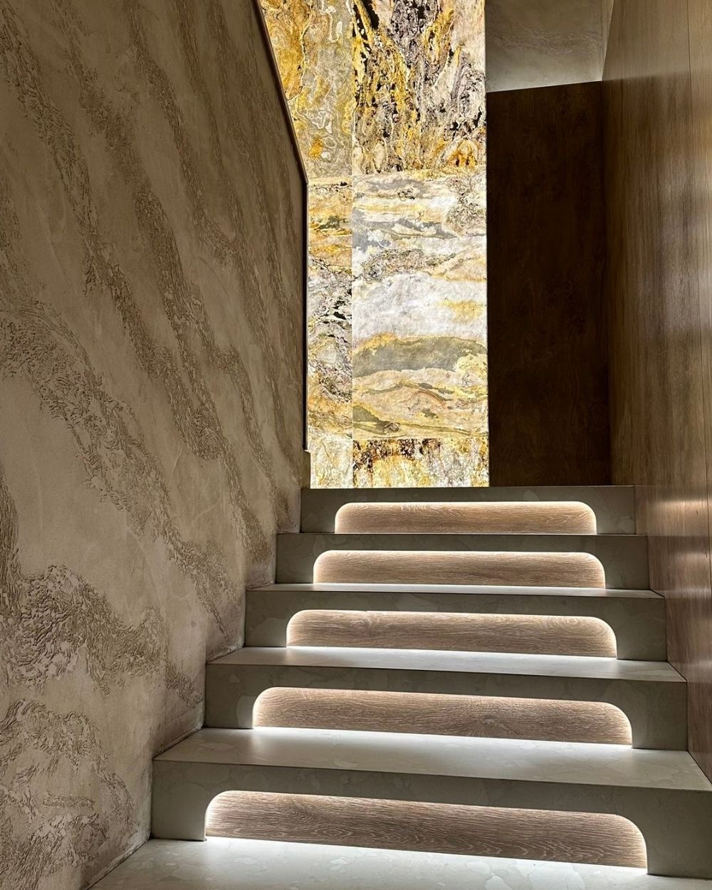 Grand Staircases in Makrana marble by Everstone — 23